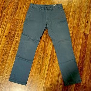 Old Navy Men’s Ultimate Slim Chinos 32/30